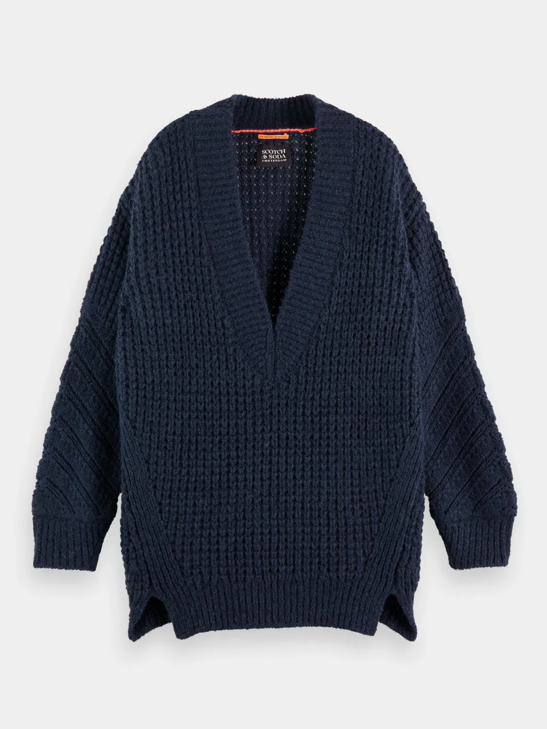 Oversized v-neck pullover