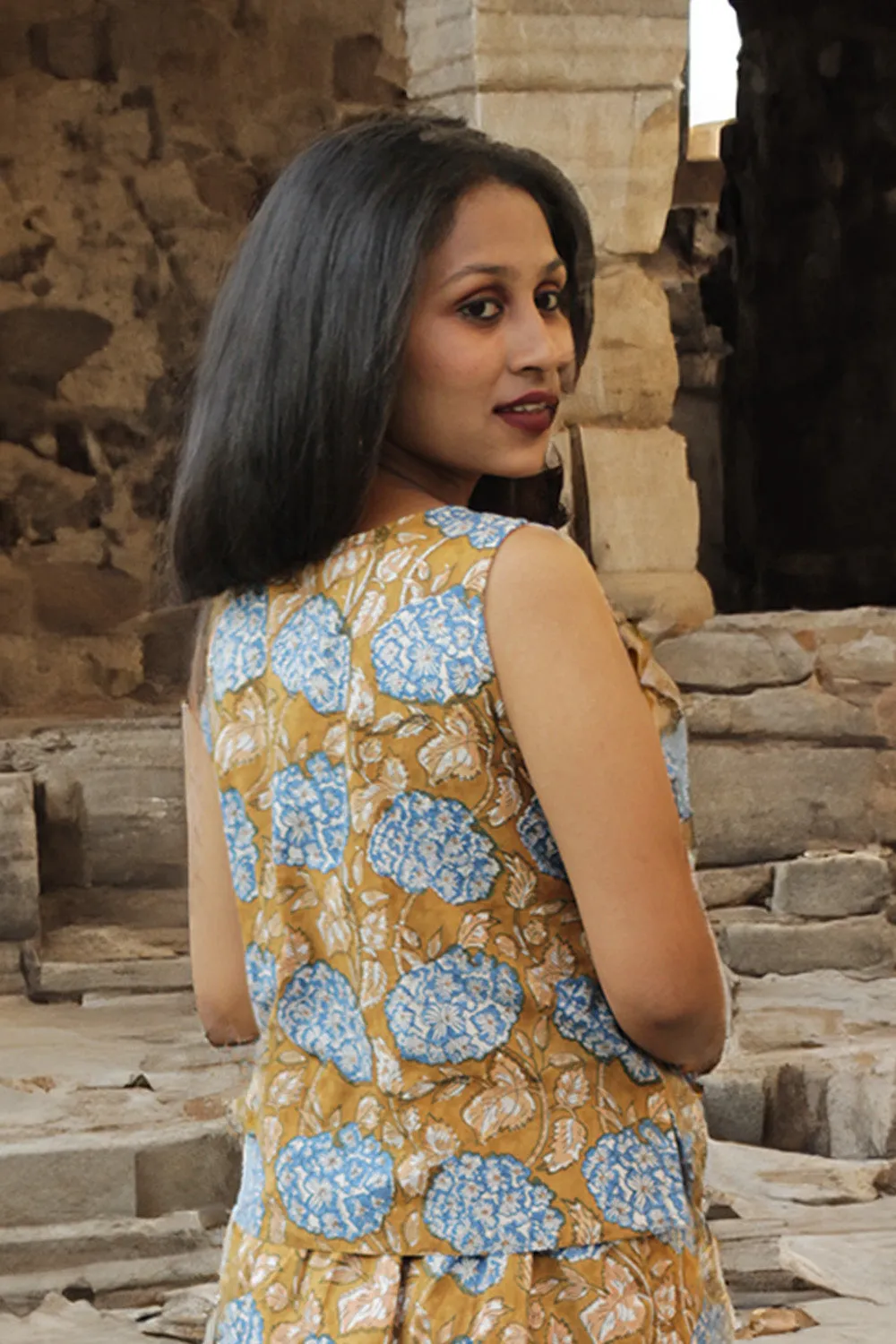 Parthavi | Crop top | Cinnamon & Blue Blooms Sanganeri